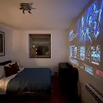 Pass The Keys Stylish Modern London Flat
