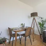 Pass The Keys Stylish Modern London Flat