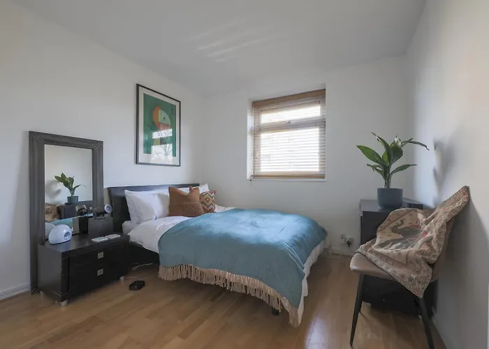 Pass The Keys Stylish Modern London Flat